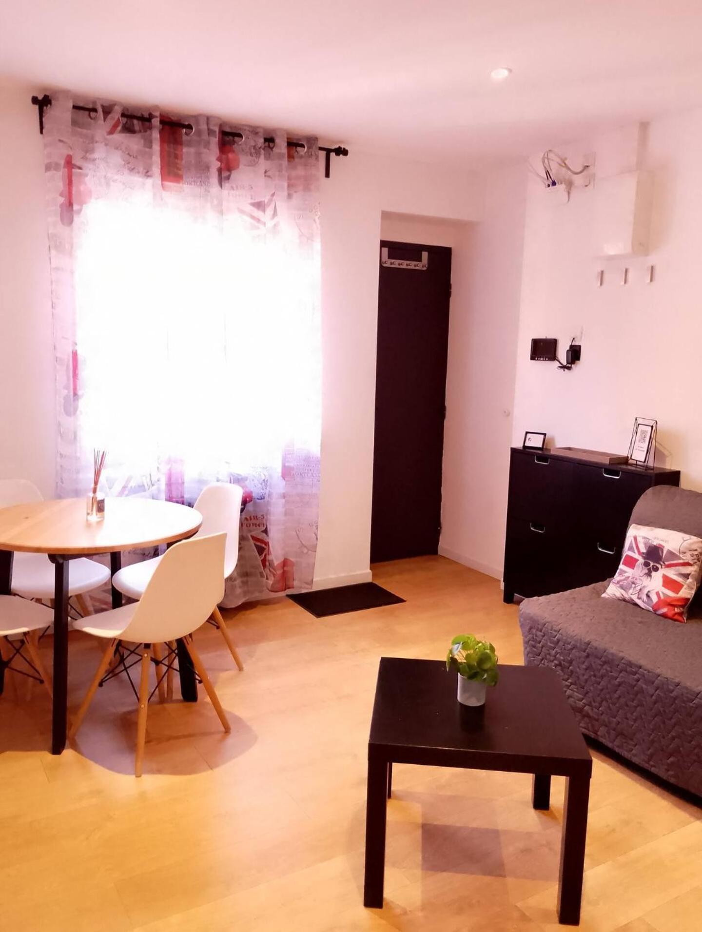Zen- Hyper Centre Apartment Lens